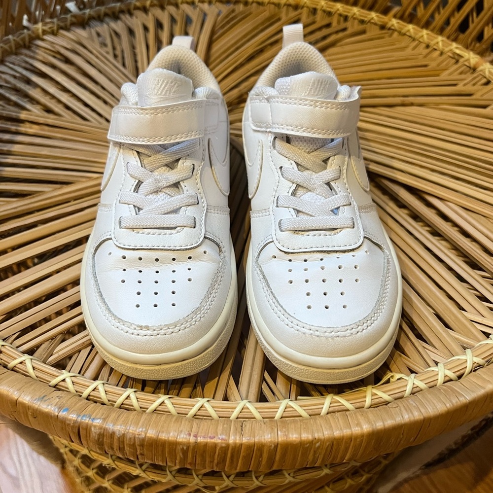 BOYS' NIKE LITTLE KID COURT BOROUGH LOW 2 SNEAKERS